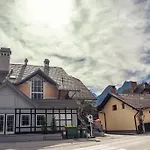Lägenhet Apartma Ravbar *