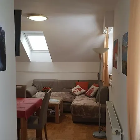 شقة Apartma Ravbar