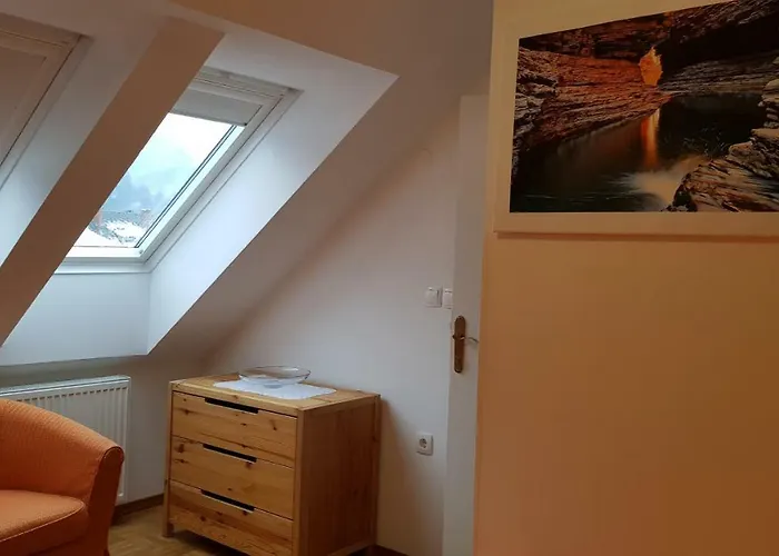 Apartma Ravbar شقة