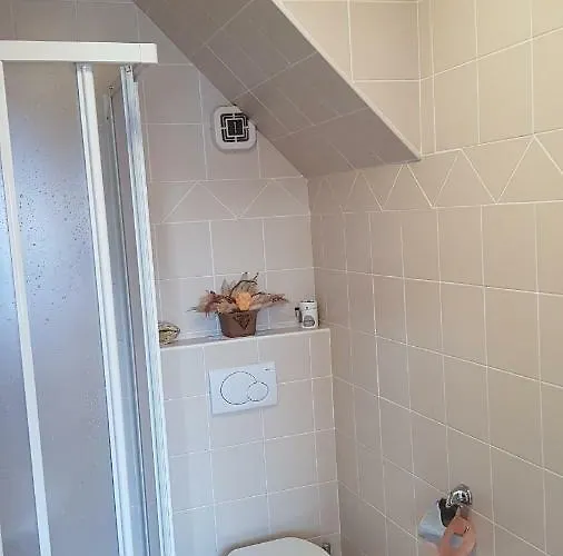 Apartma Ravbar شقة *